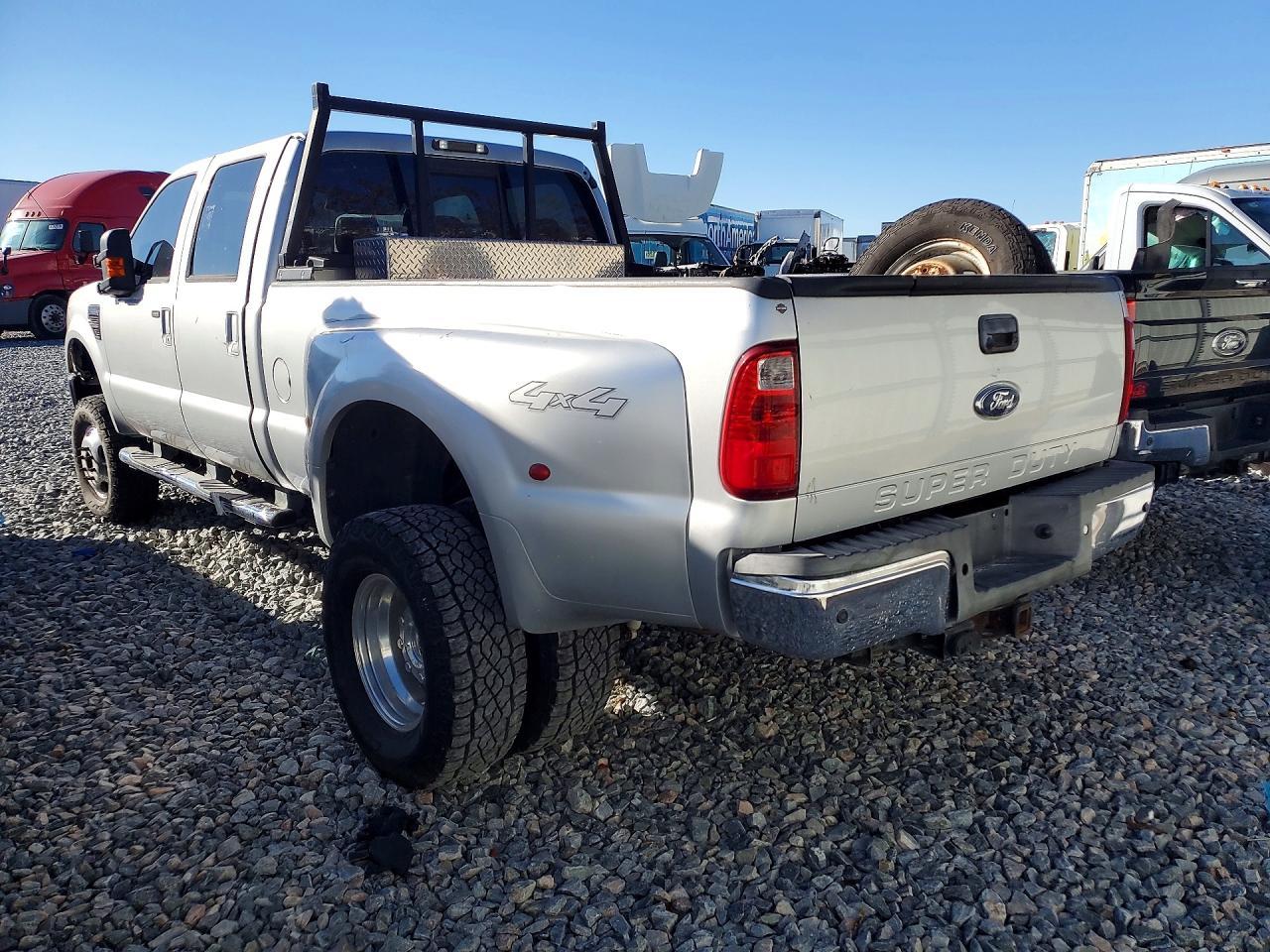 2010 Ford F350 Super Duty - Image 2