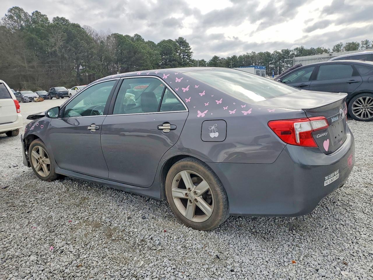 2014 Toyota Camry Se - Image 2