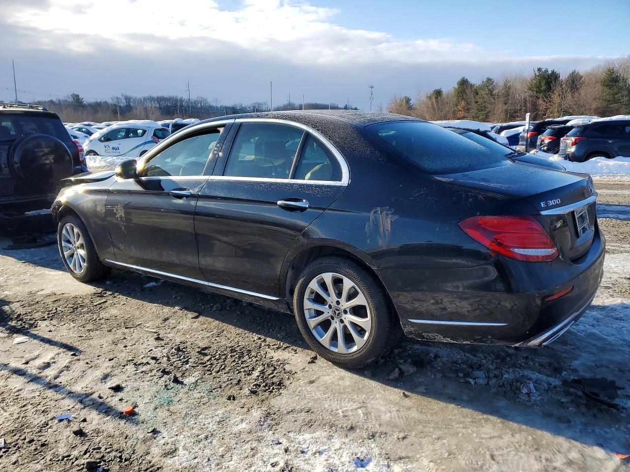 2018 Mercedes-Benz E 300 4Matic - Фото 2