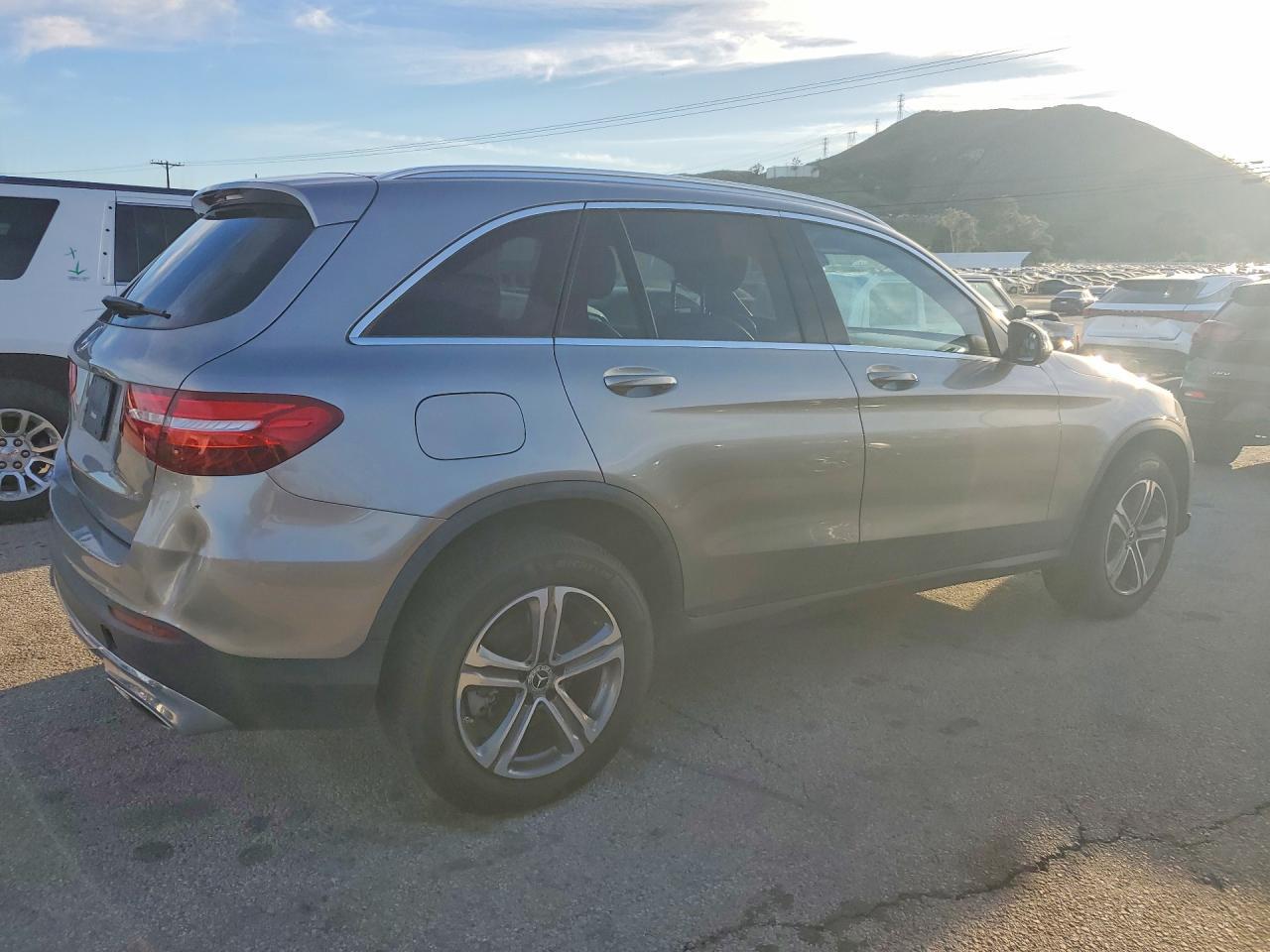 2019 Mercedes-Benz Glc 300 - Image 3