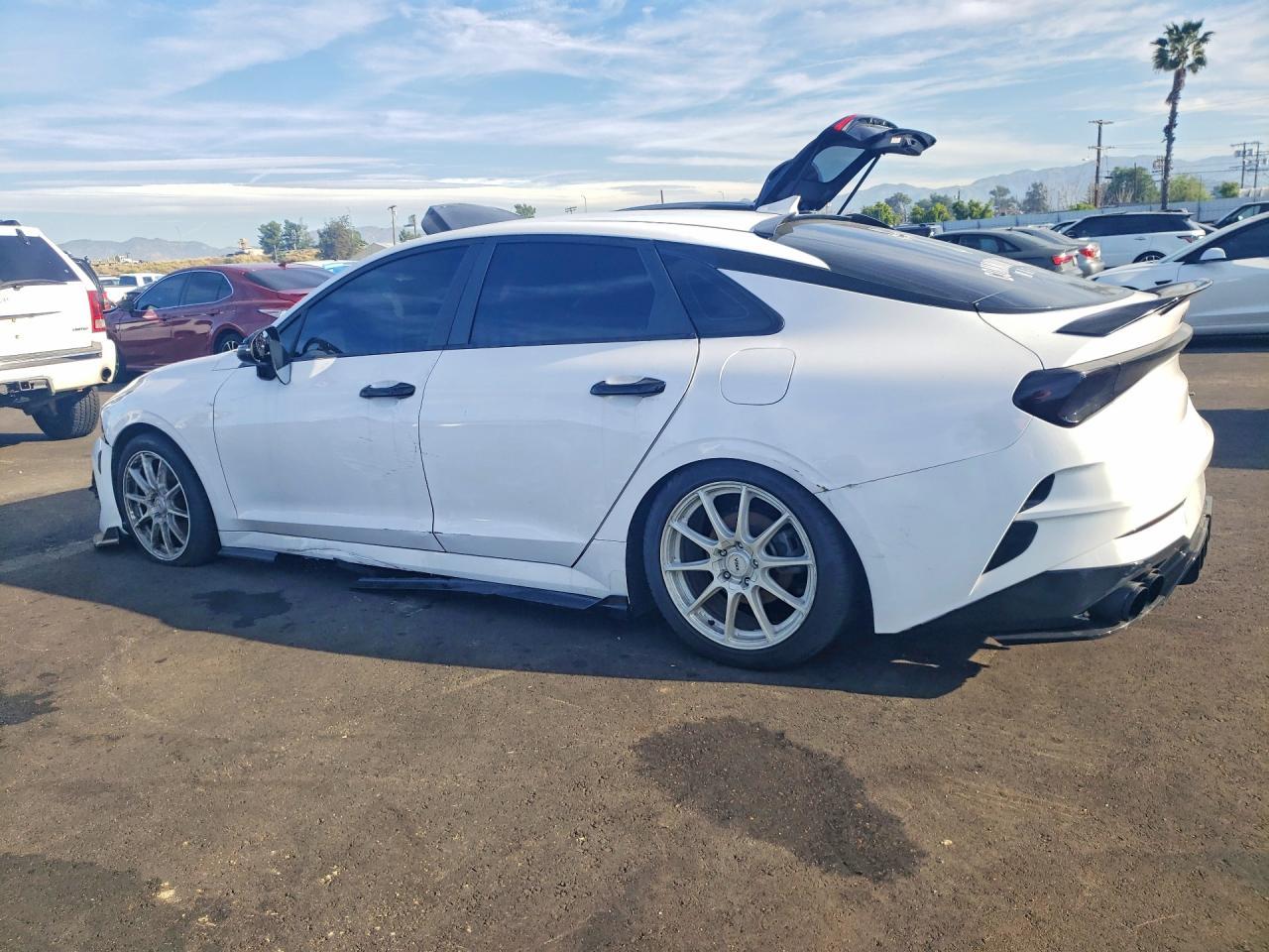 2023 Kia K5 Gt Line - Фото 2