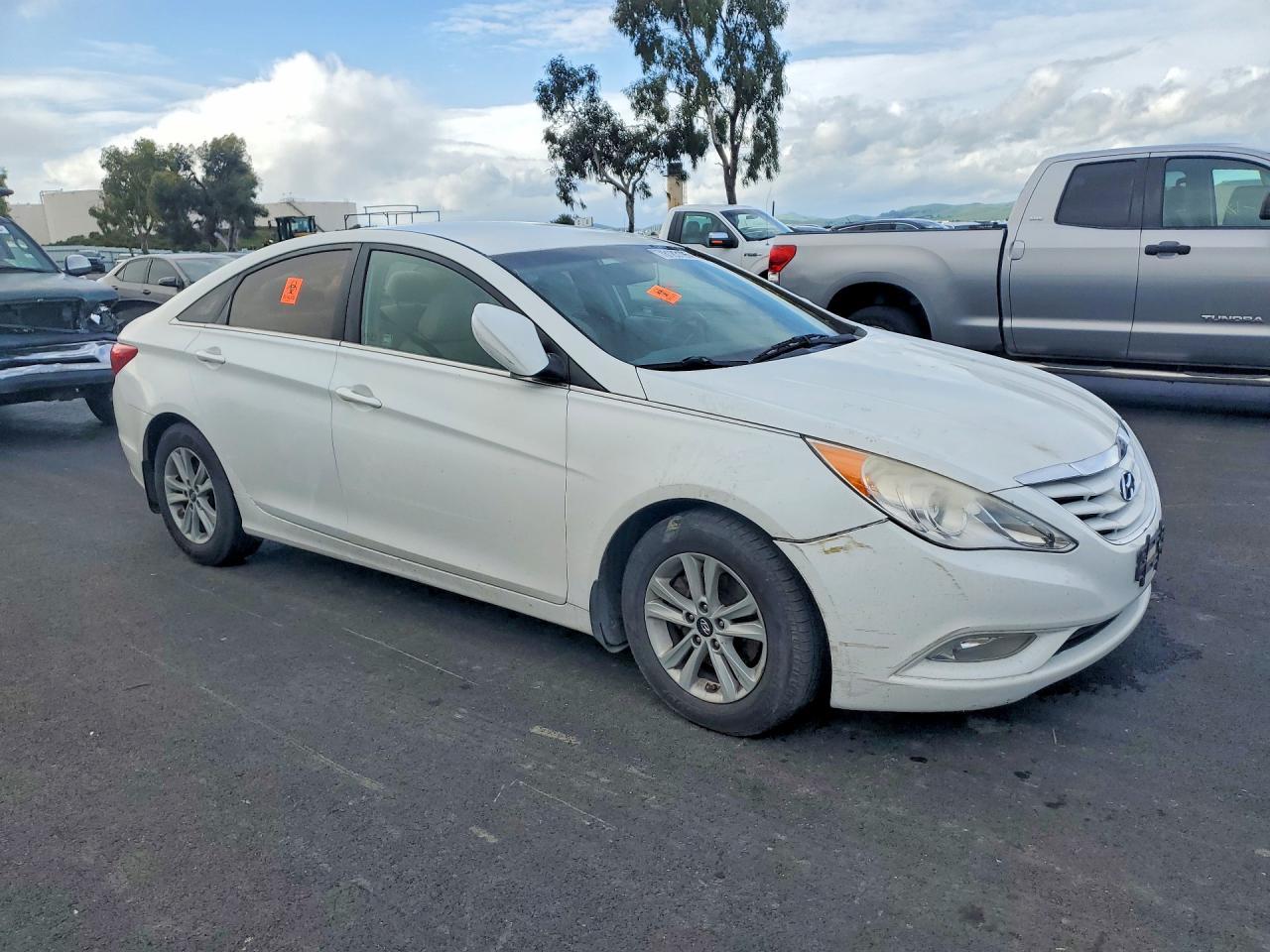 2013 Hyundai Sonata Gls - Image 4
