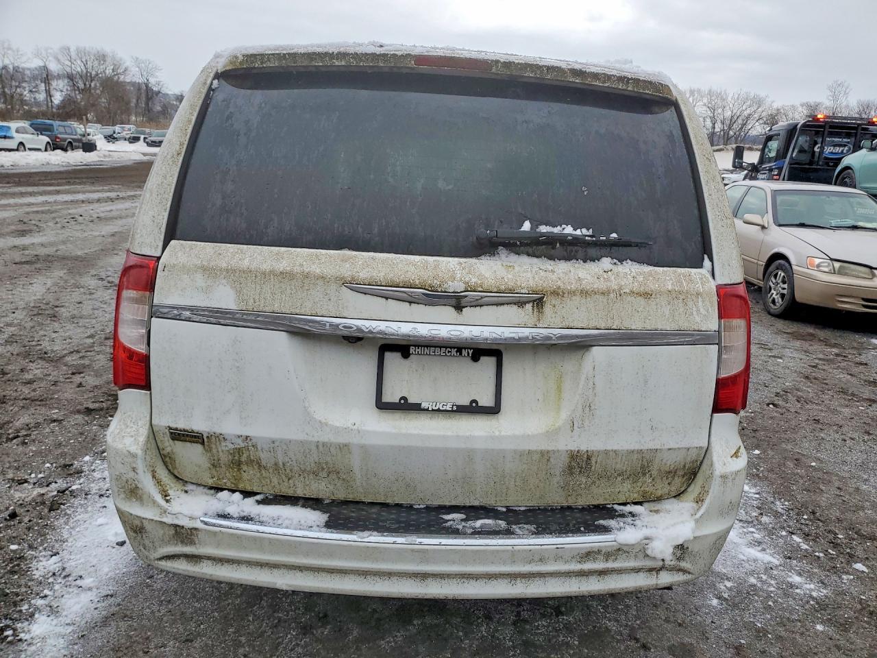 2015 Chrysler Town And C - Image 6