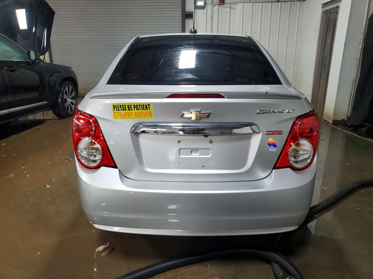 2016 Chevrolet Sonic Lt - Фото 6