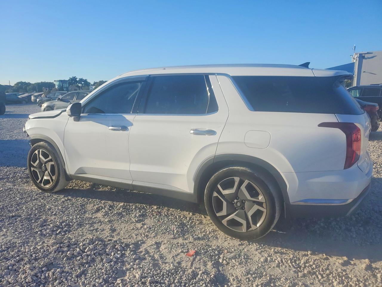 2024 Hyundai Palisade Limited - Image 2