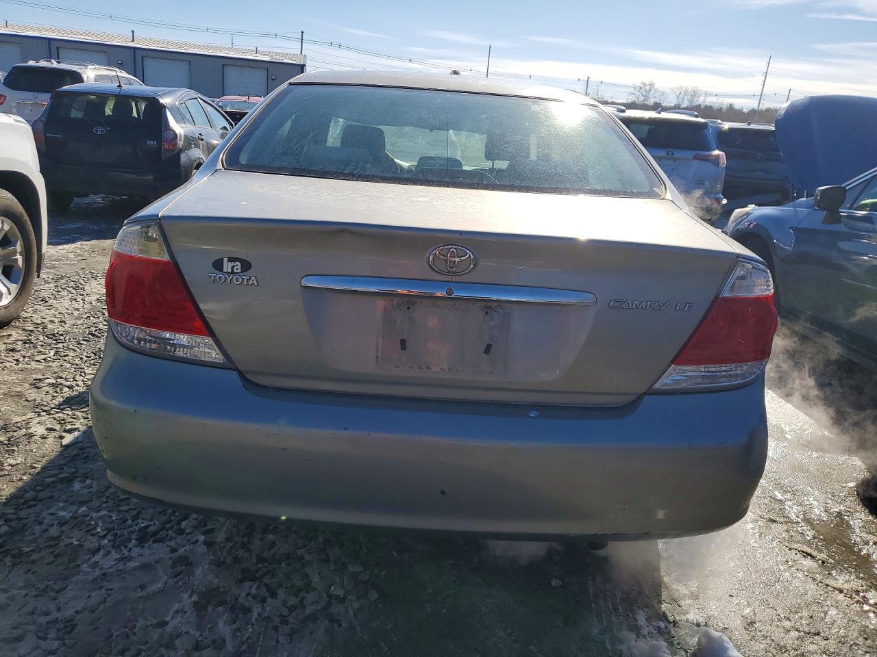 2005 Toyota Camry Le - Image 6