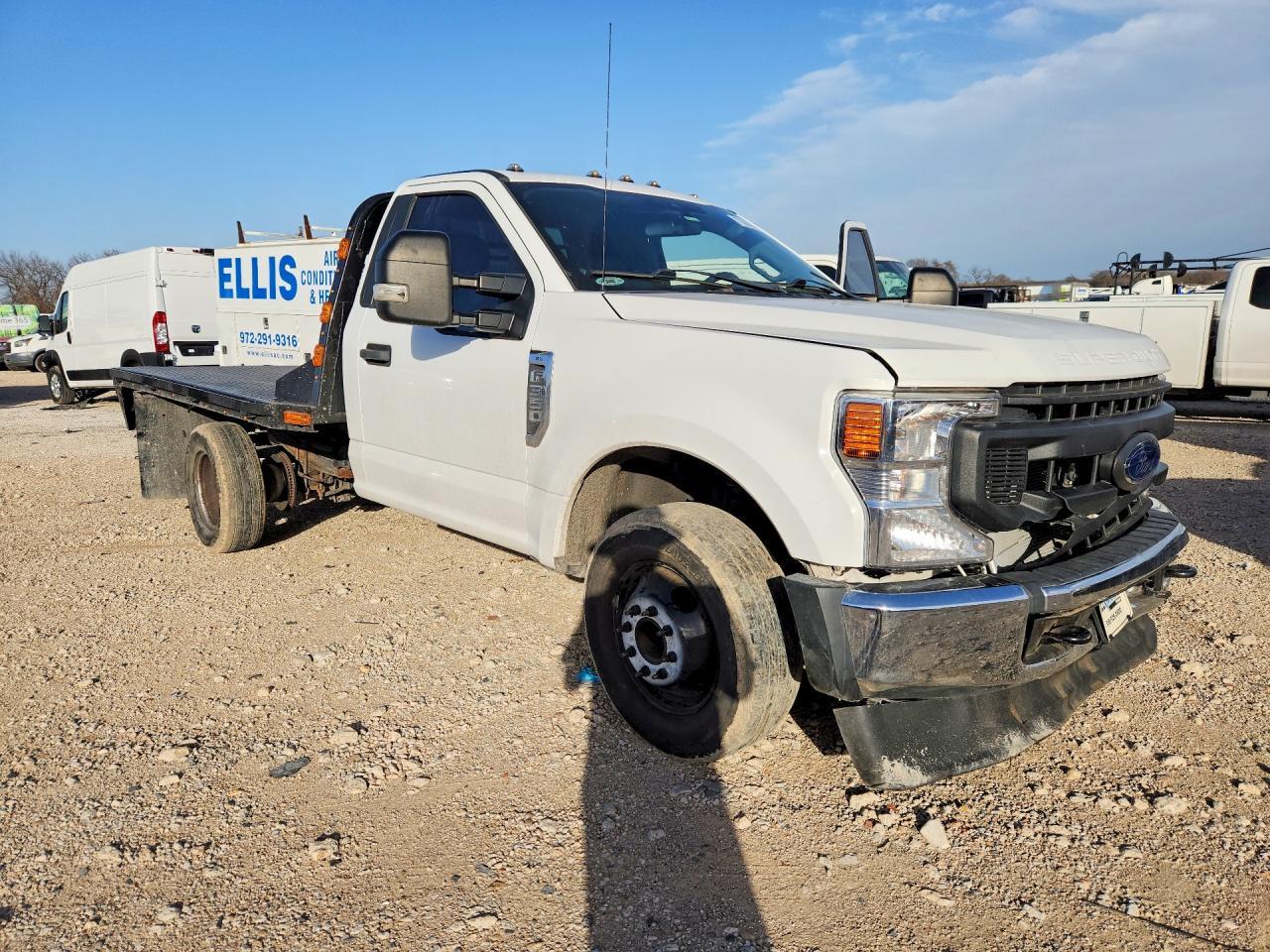 2022 Ford F350 Super Duty Flatbed Truck - Image 4