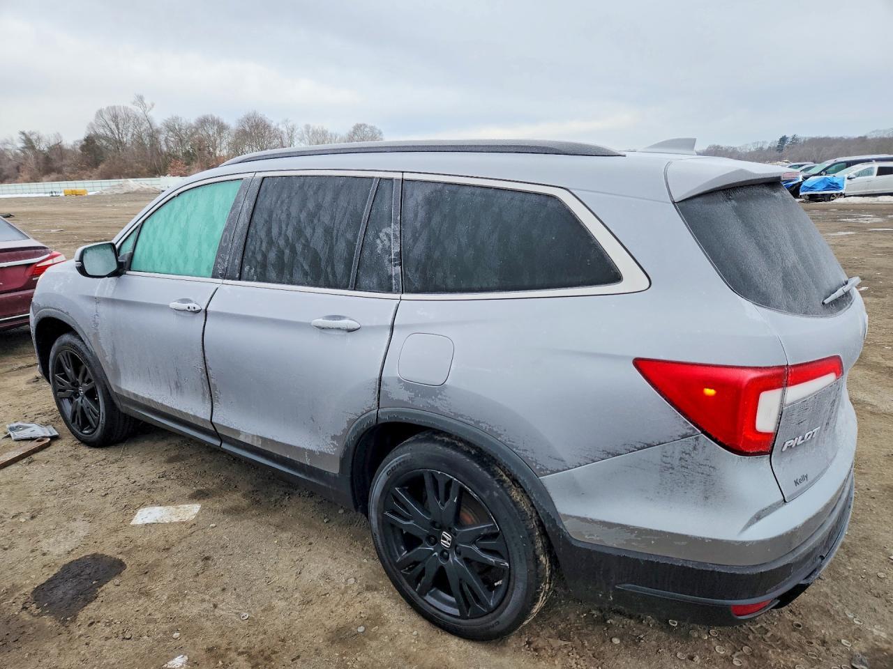 2022 Honda Pilot Se - Image 2