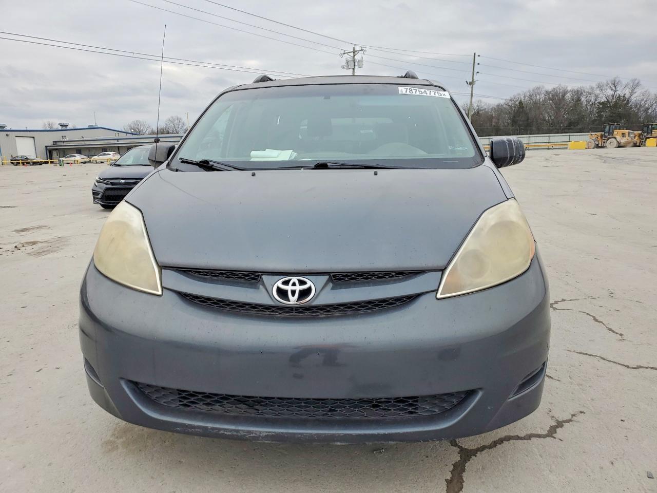 2007 Toyota Sienna Le 7-Passenger - Фото 5