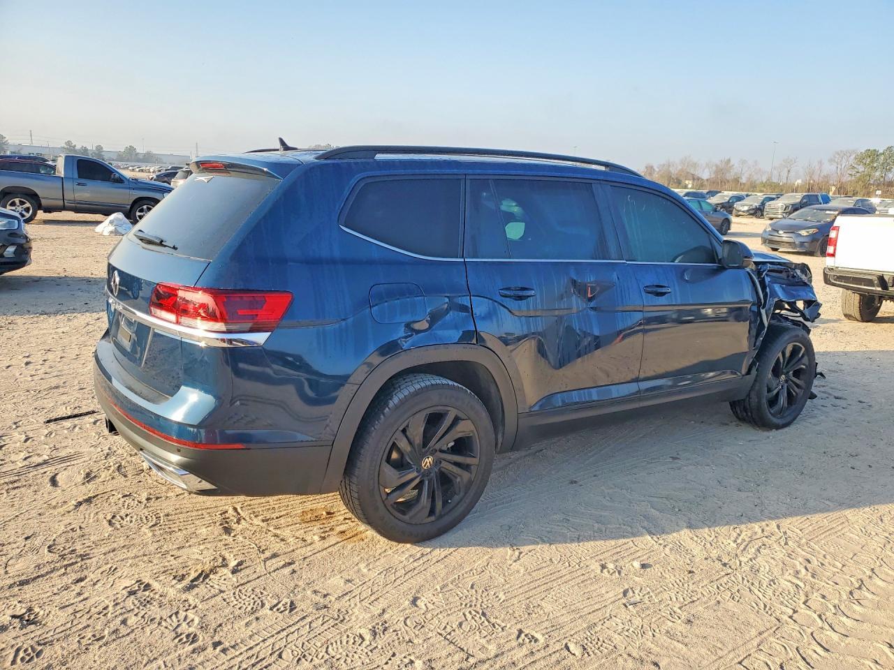 2023 Volkswagen Atlas Se - Фото 3