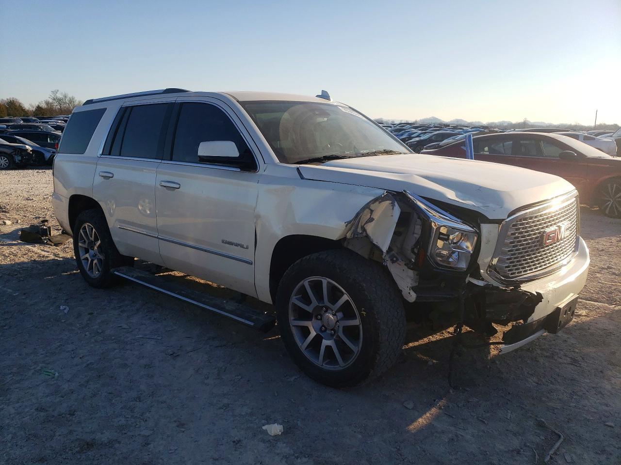 2015 GMC Yukon Denali - Фото 4