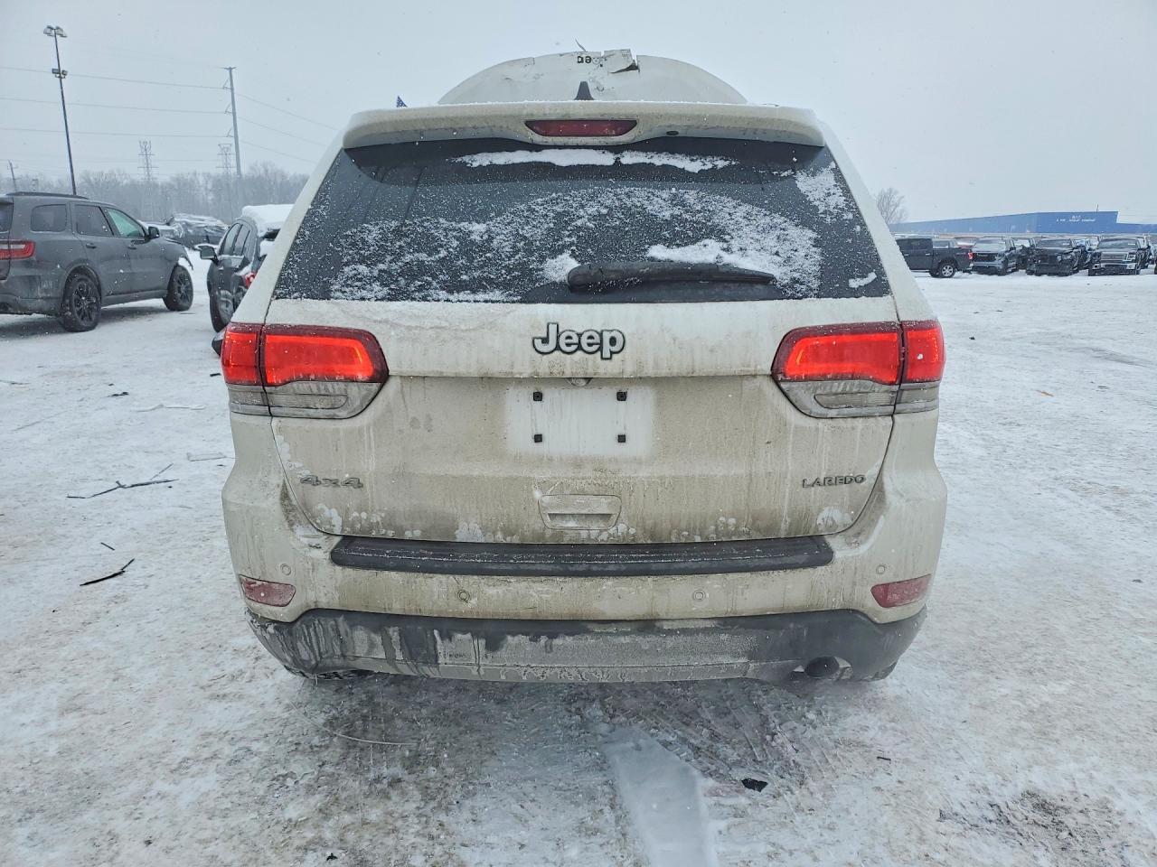 2020 Jeep Grand Cherokee Laredo - Image 6