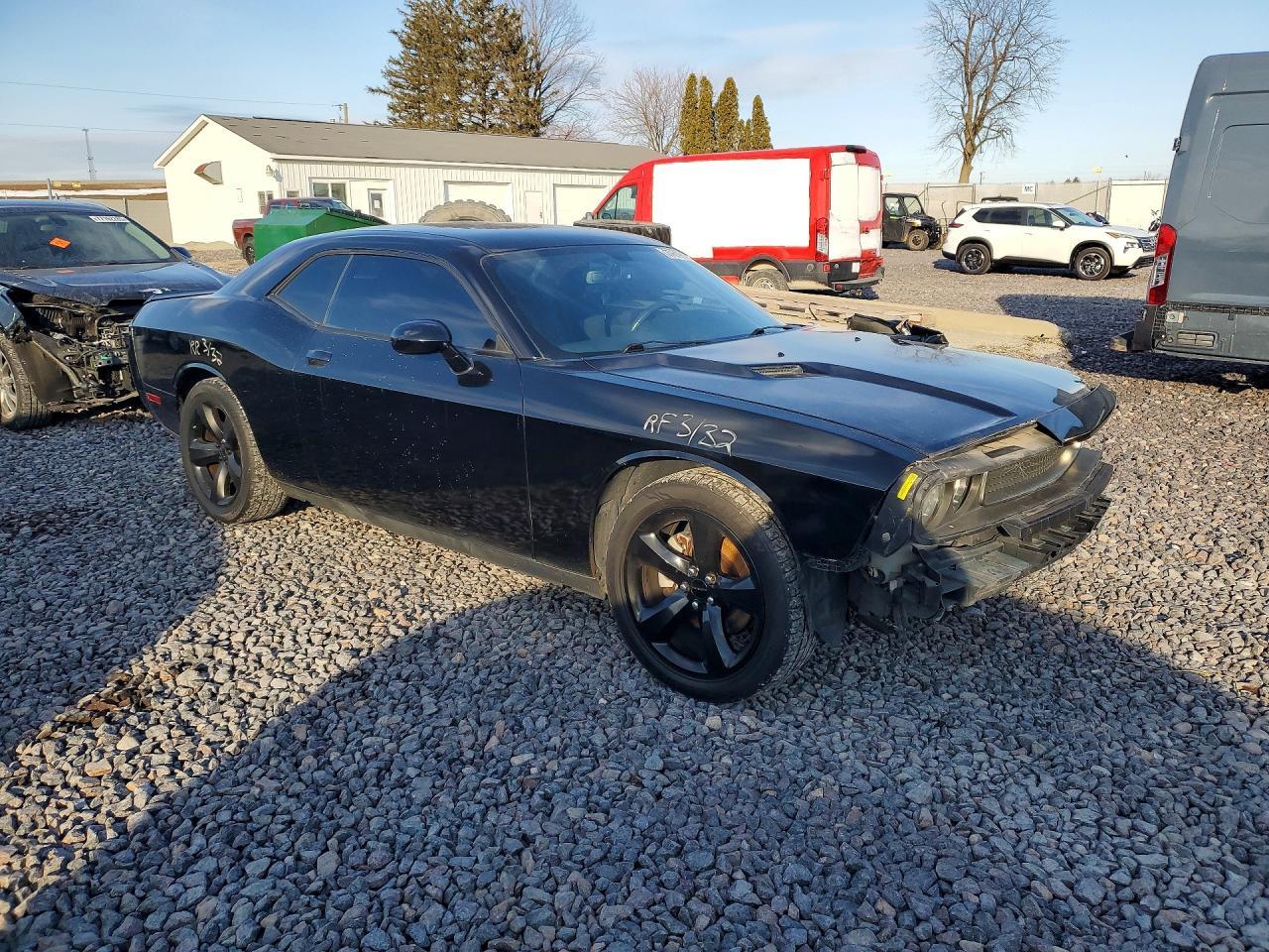 2013 Dodge Challenger Sxt - Image 4