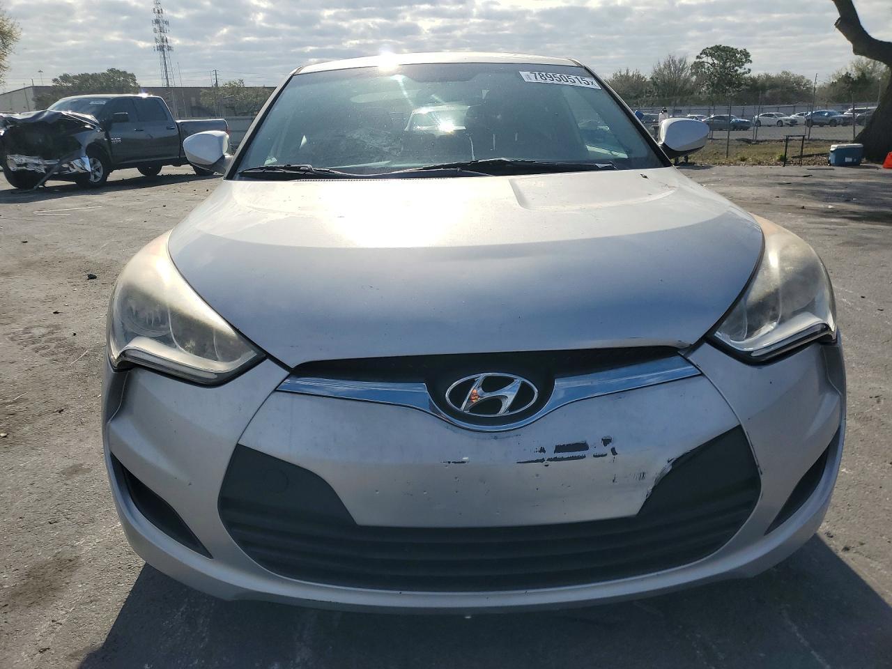 2016 Hyundai Veloster Base - Фото 5