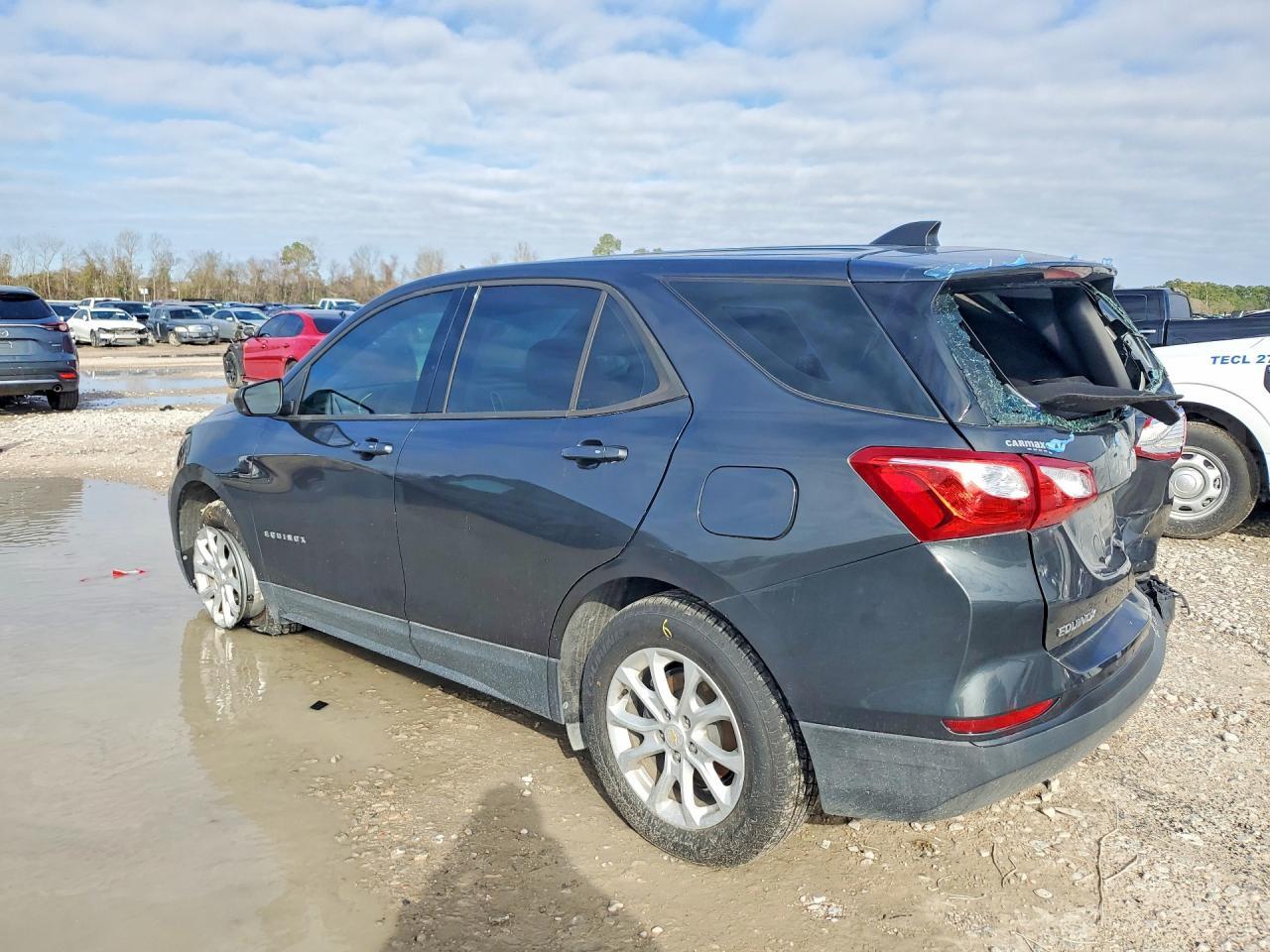 2019 Chevrolet Equinox Ls - Фото 2