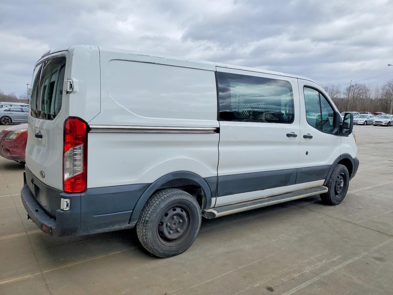 2019 Ford Transit 250 Delivery Van - Image 3
