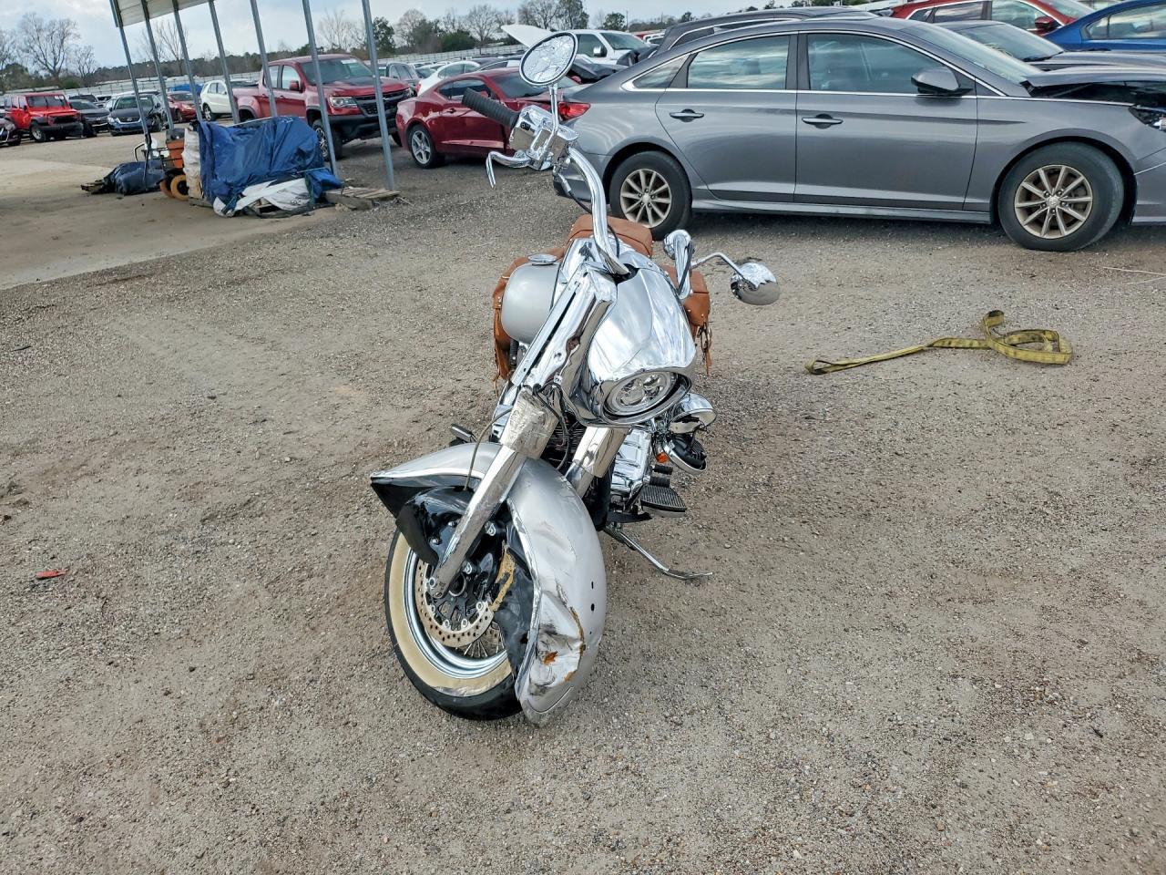 2016 Indian Chief - Image 2
