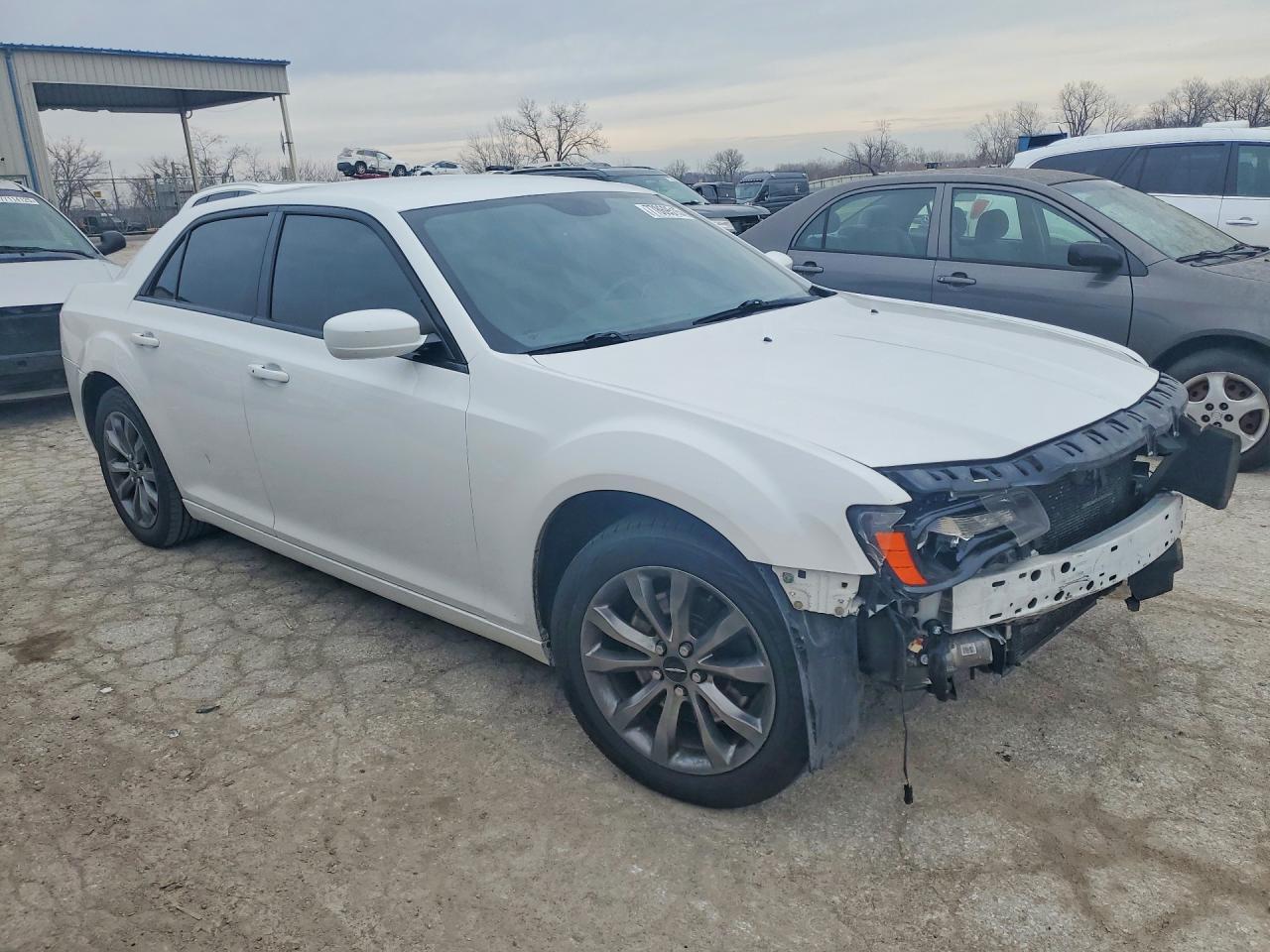 2014 Chrysler 300 S - Image 4