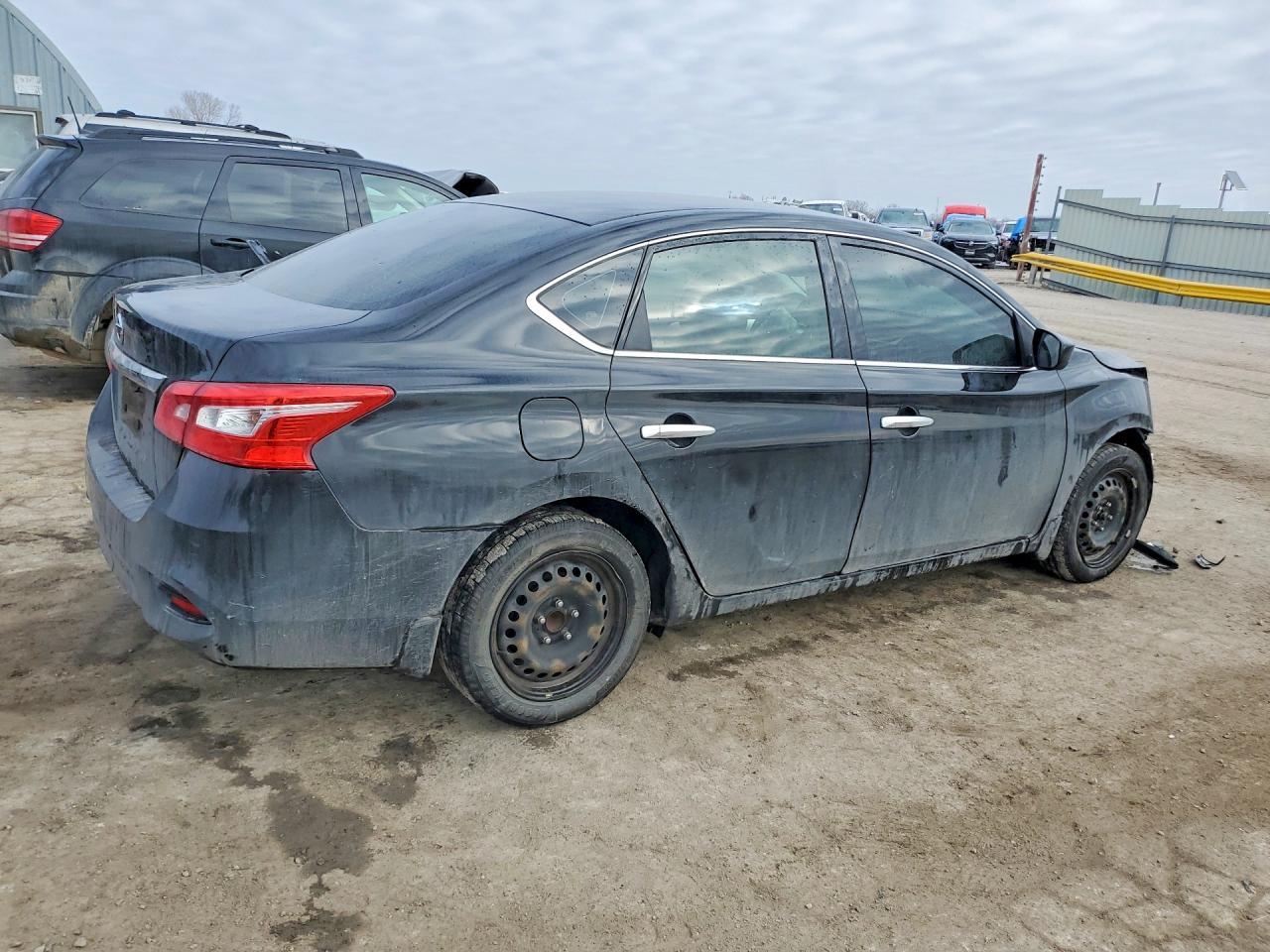 2017 Nissan Sentra S - Фото 3