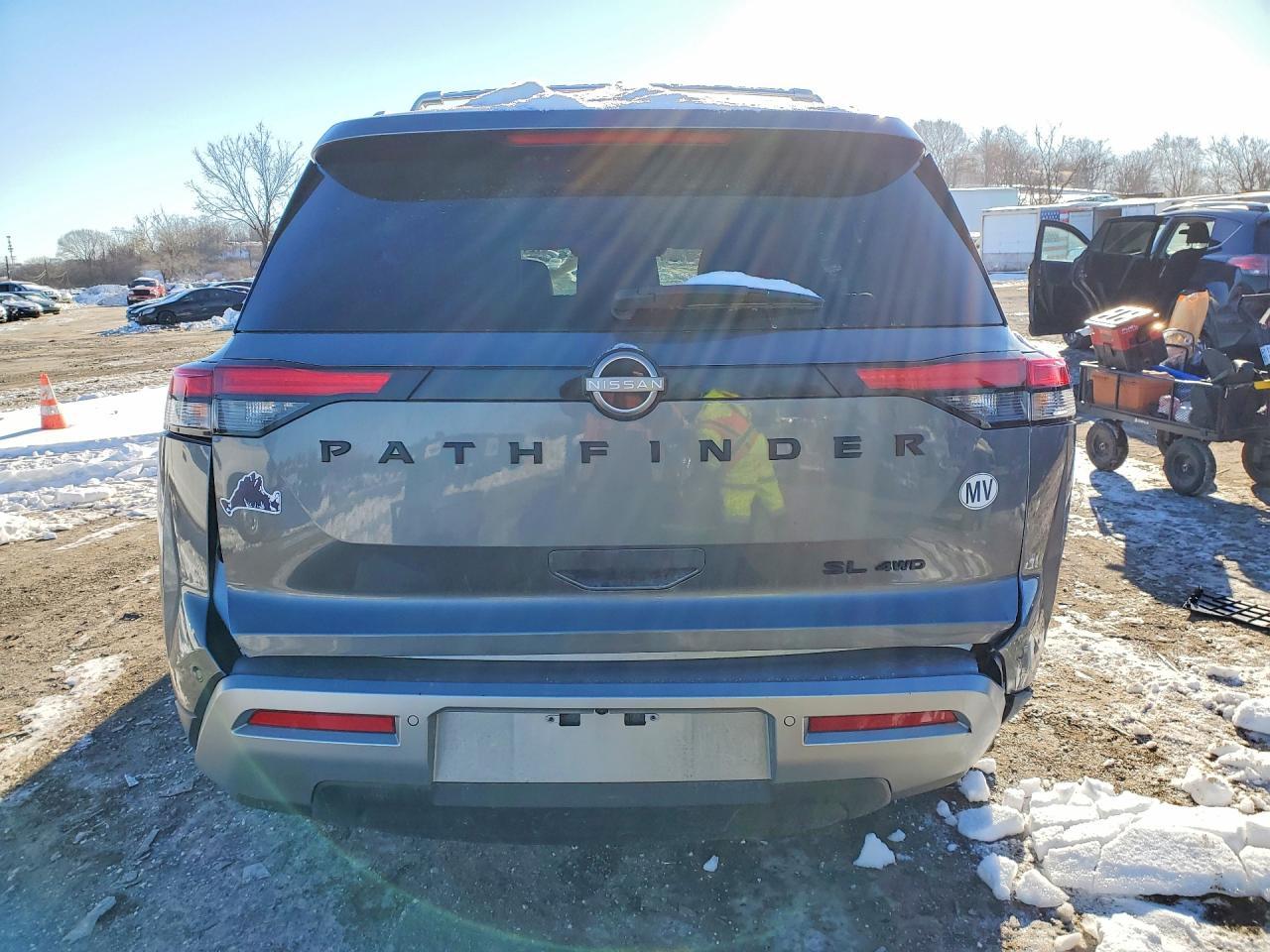 2025 Nissan Pathfinder Sl - Фото 6