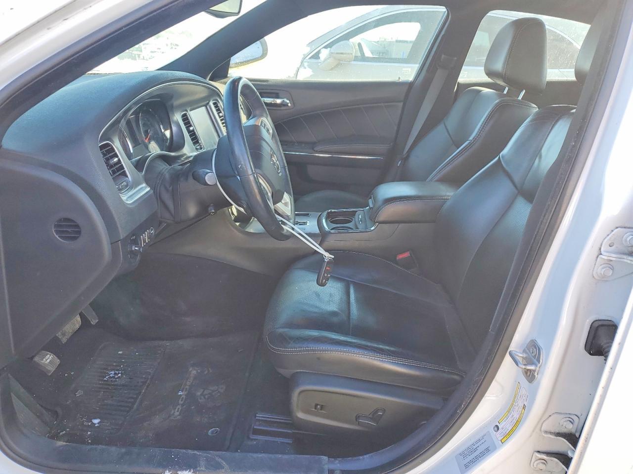 2014 Dodge Charger R - Image 7