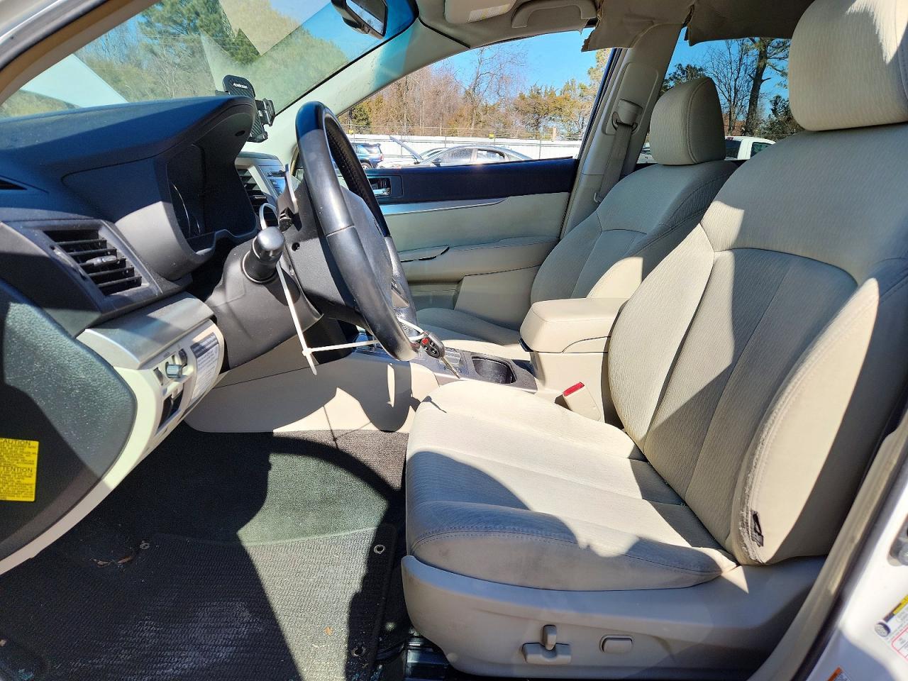 2012 Subaru Outback 2.5I Premium - Image 7