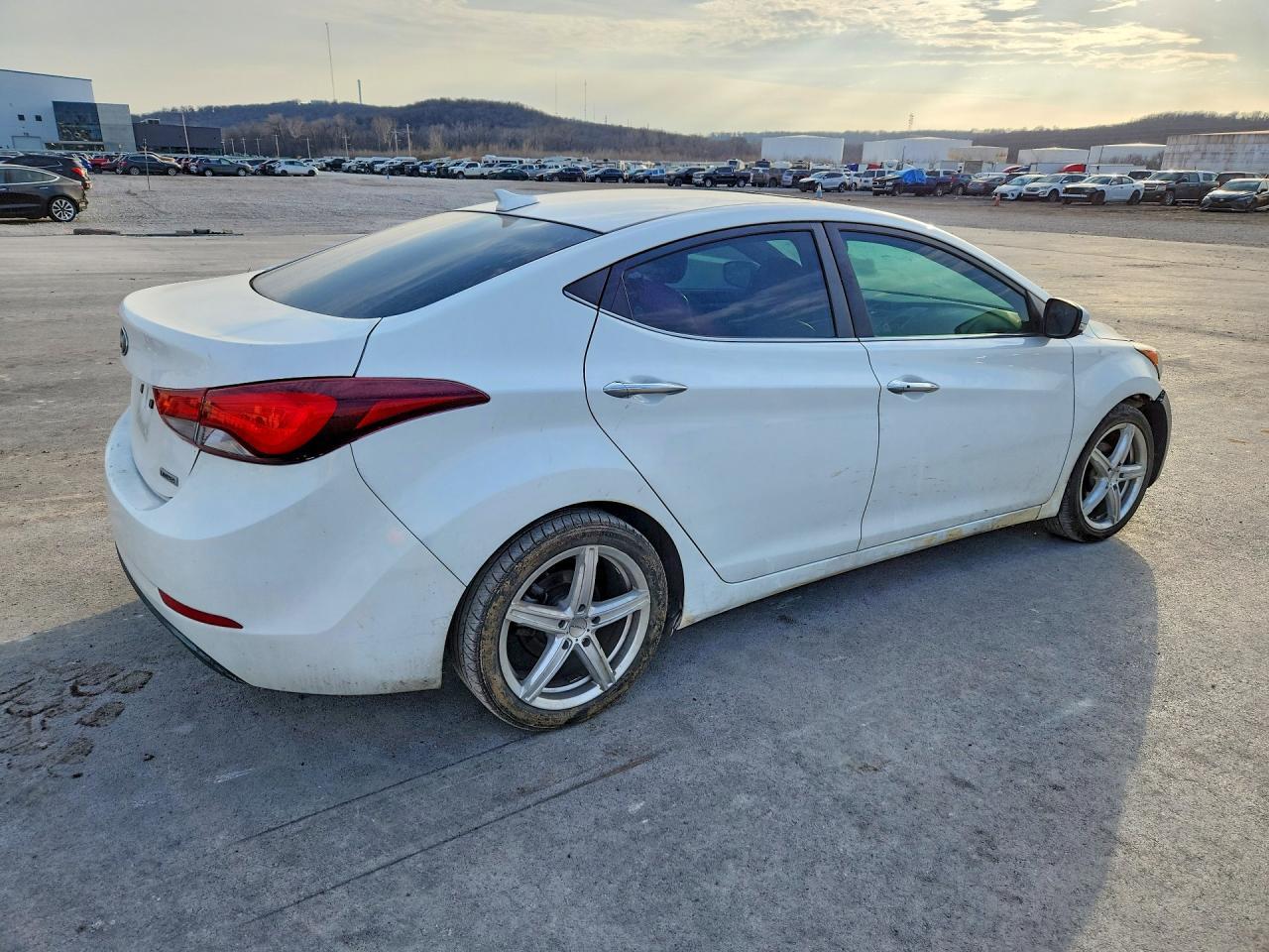2014 Hyundai Elantra Limited - Image 3