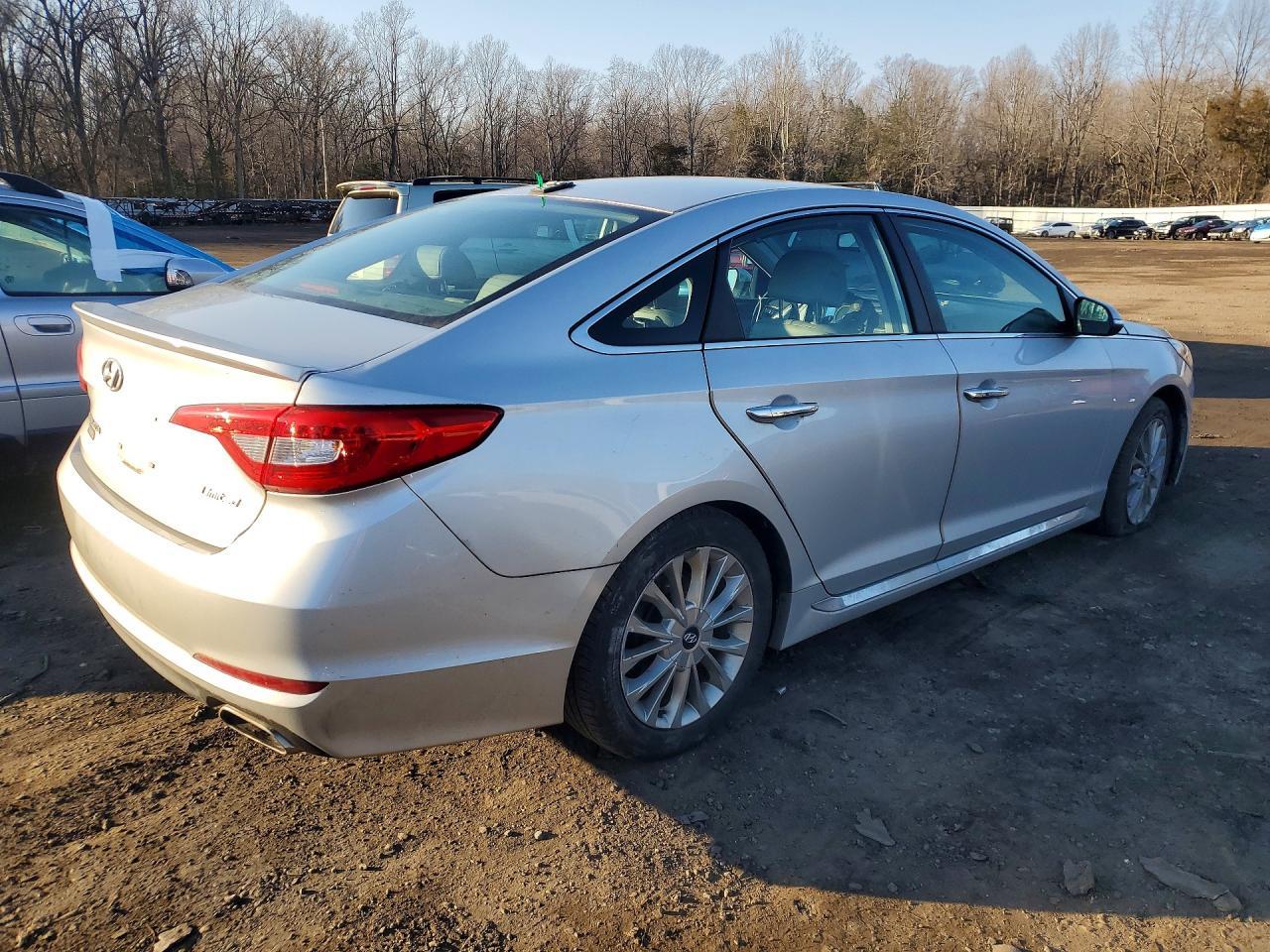 2015 Hyundai Sonata Sport - Image 3