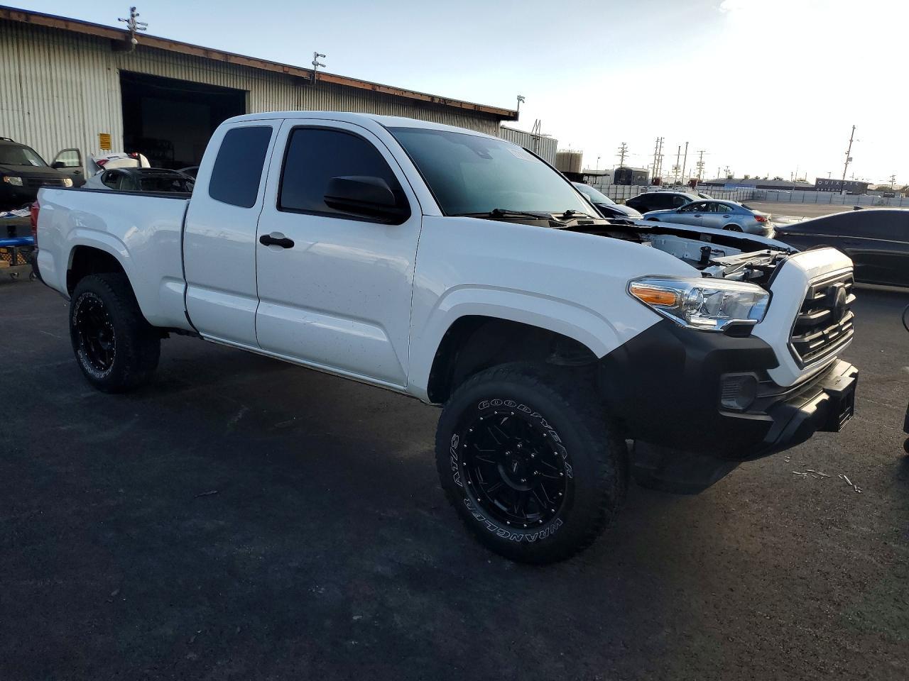 2019 Toyota Tacoma Access Cab - Image 4