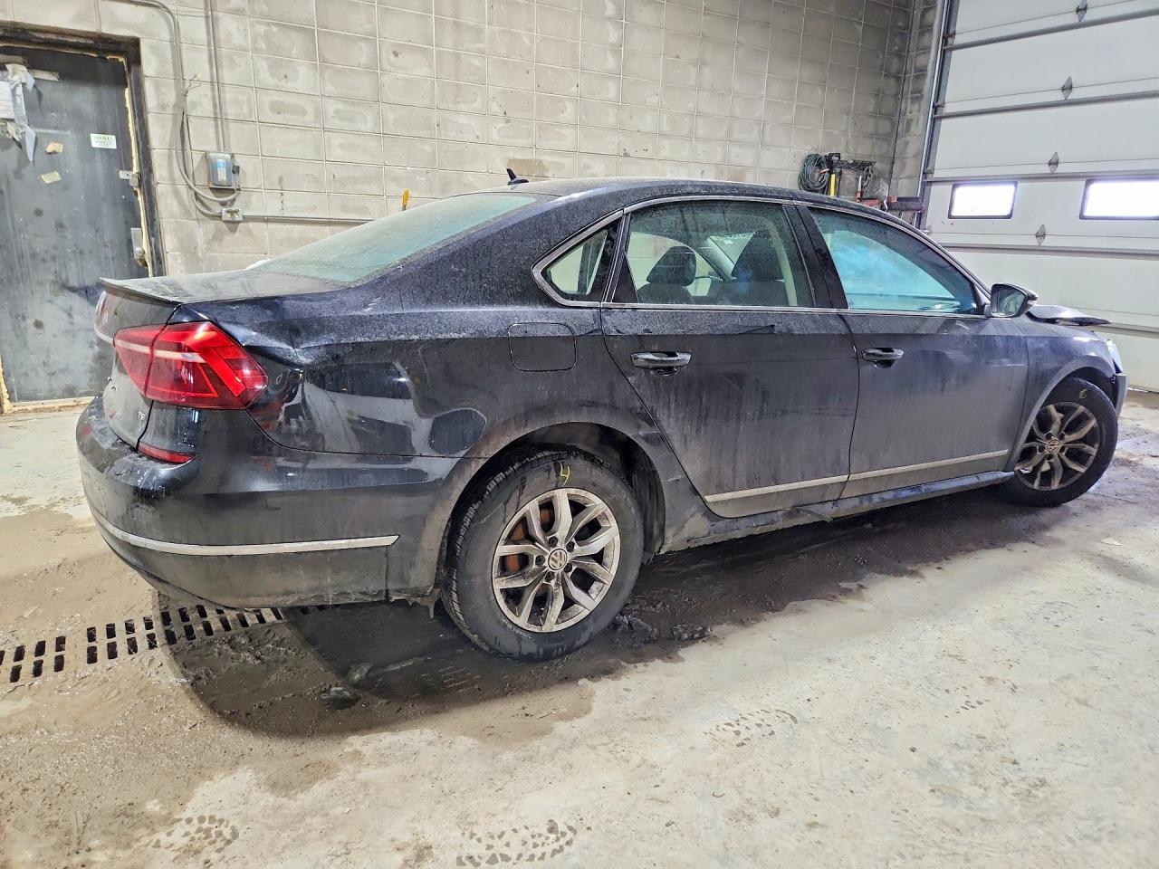 2017 Volkswagen Passat S - Image 3