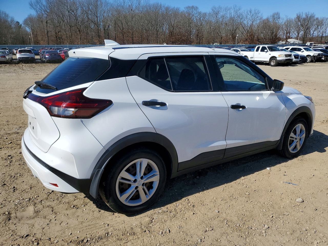 2022 Nissan Kicks S - Фото 3