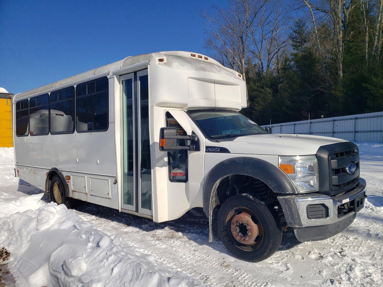 2015 Ford F550 Super Duty Shuttle Bus - Фото 4