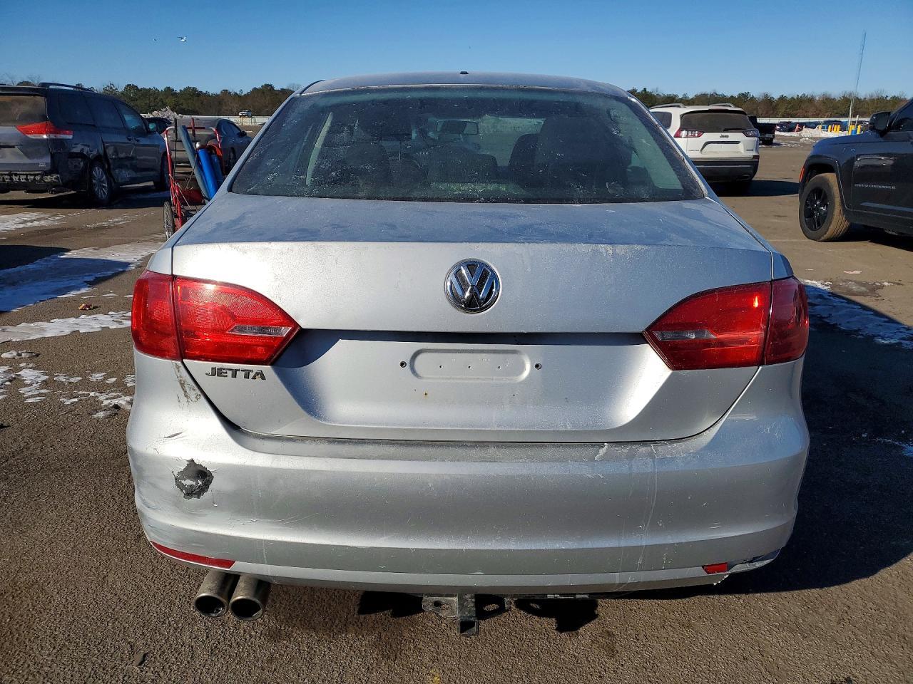 2011 Volkswagen Jetta Base - Image 6