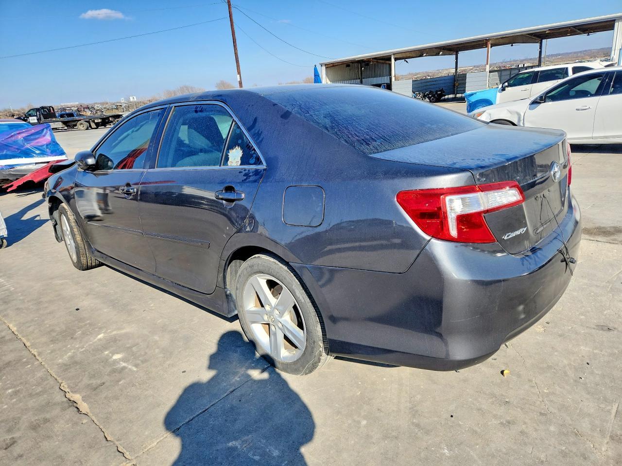 2014 Toyota Camry L - Image 2