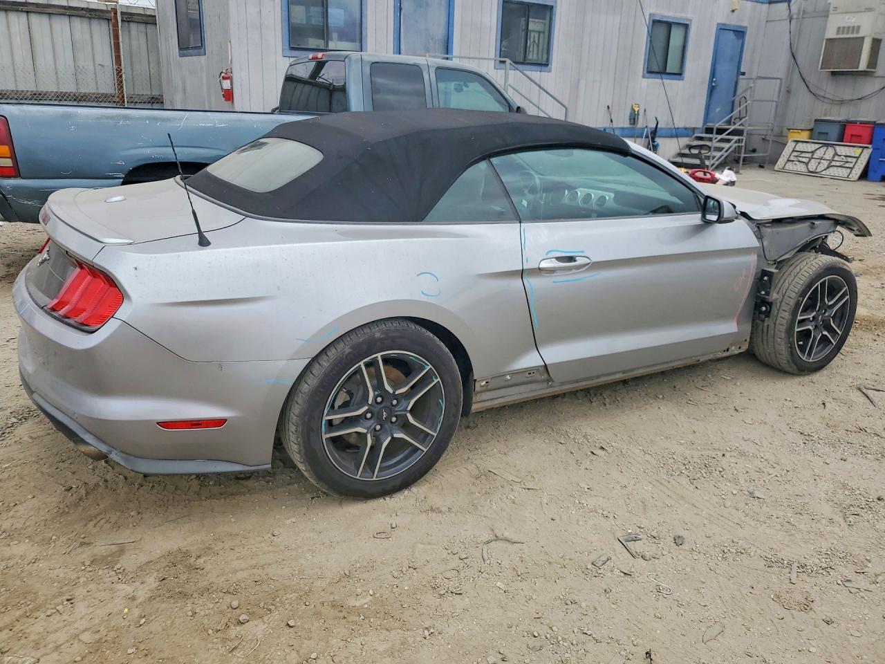 2020 Ford Mustang - Фото 3