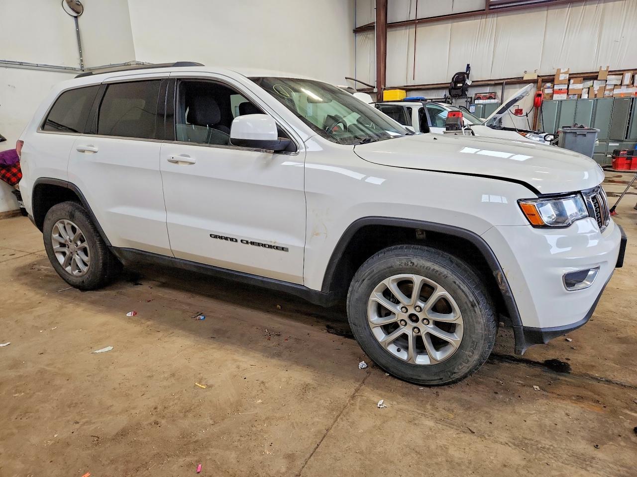 2021 Jeep Grand Cherokee Laredo - Image 4