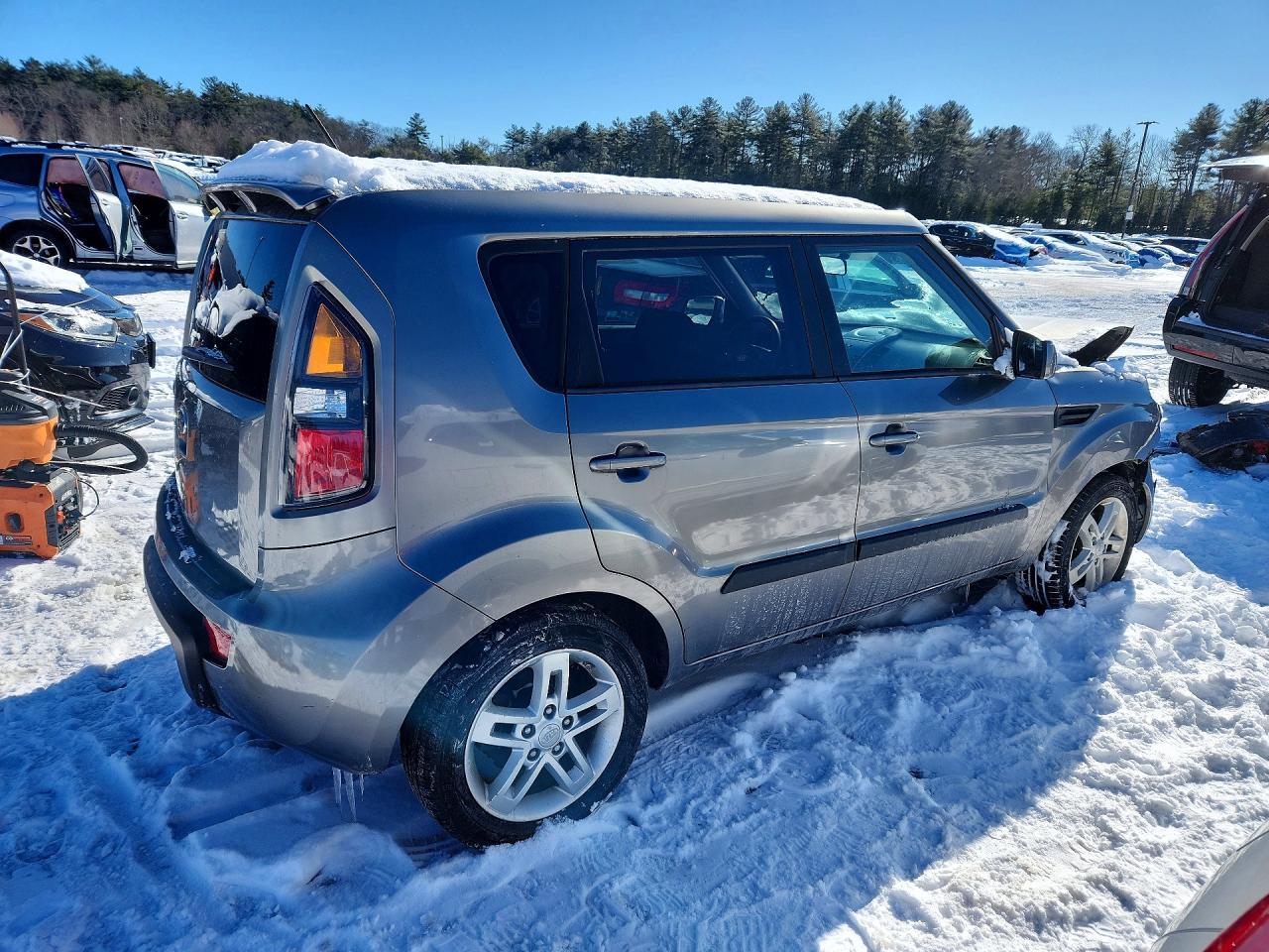 2011 Kia Soul + - Image 3