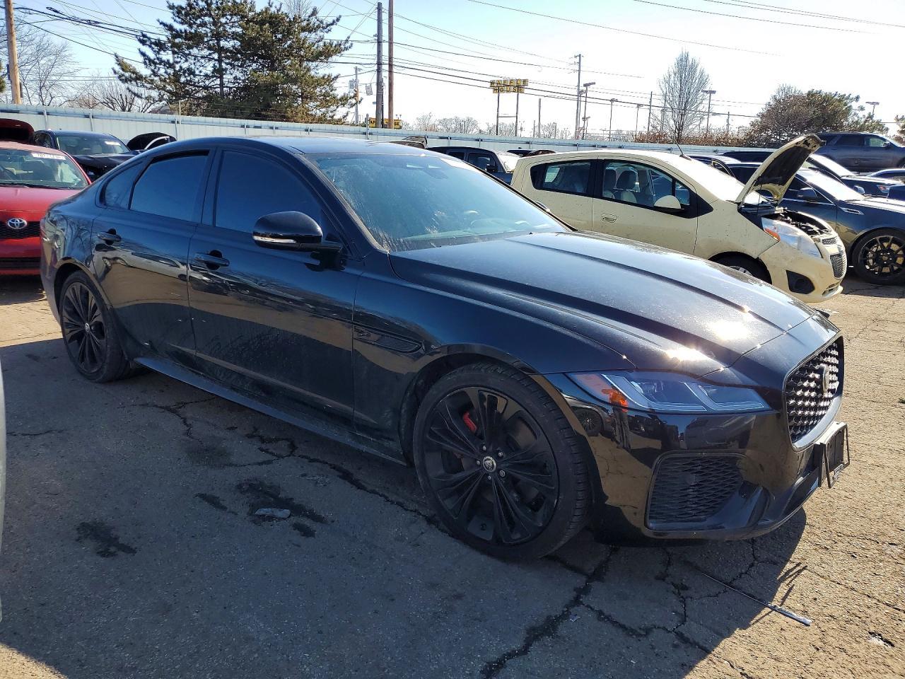 2024 Jaguar Xf R-Dynamic Se - Фото 4