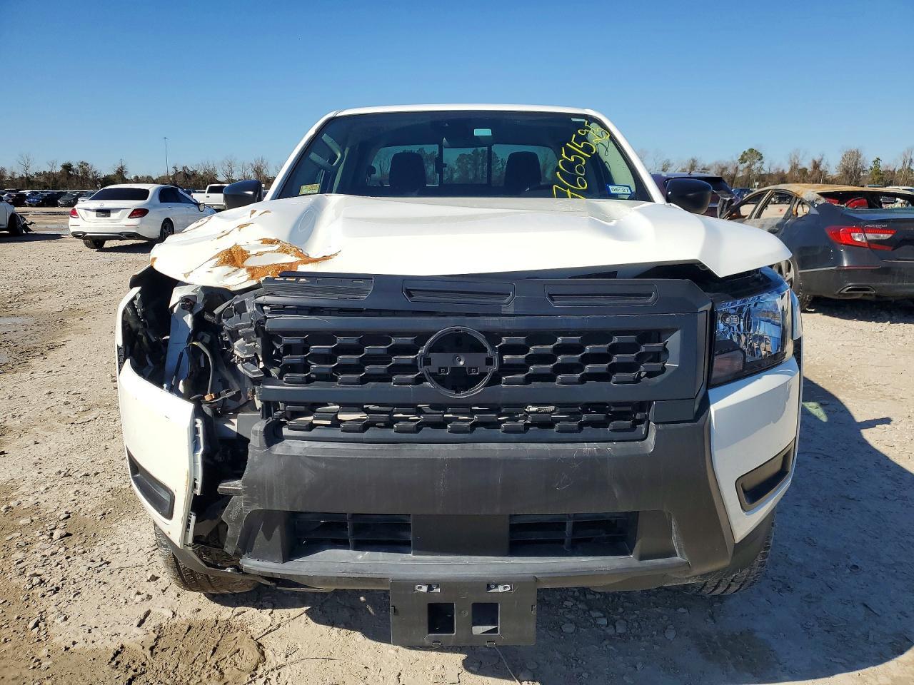 2025 Nissan Frontier S - Image 5