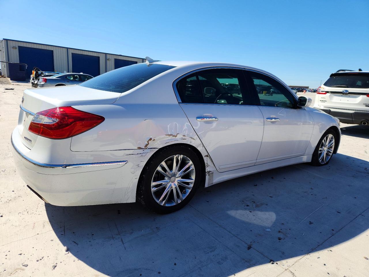 2013 Hyundai Genesis 3.8L - Image 3