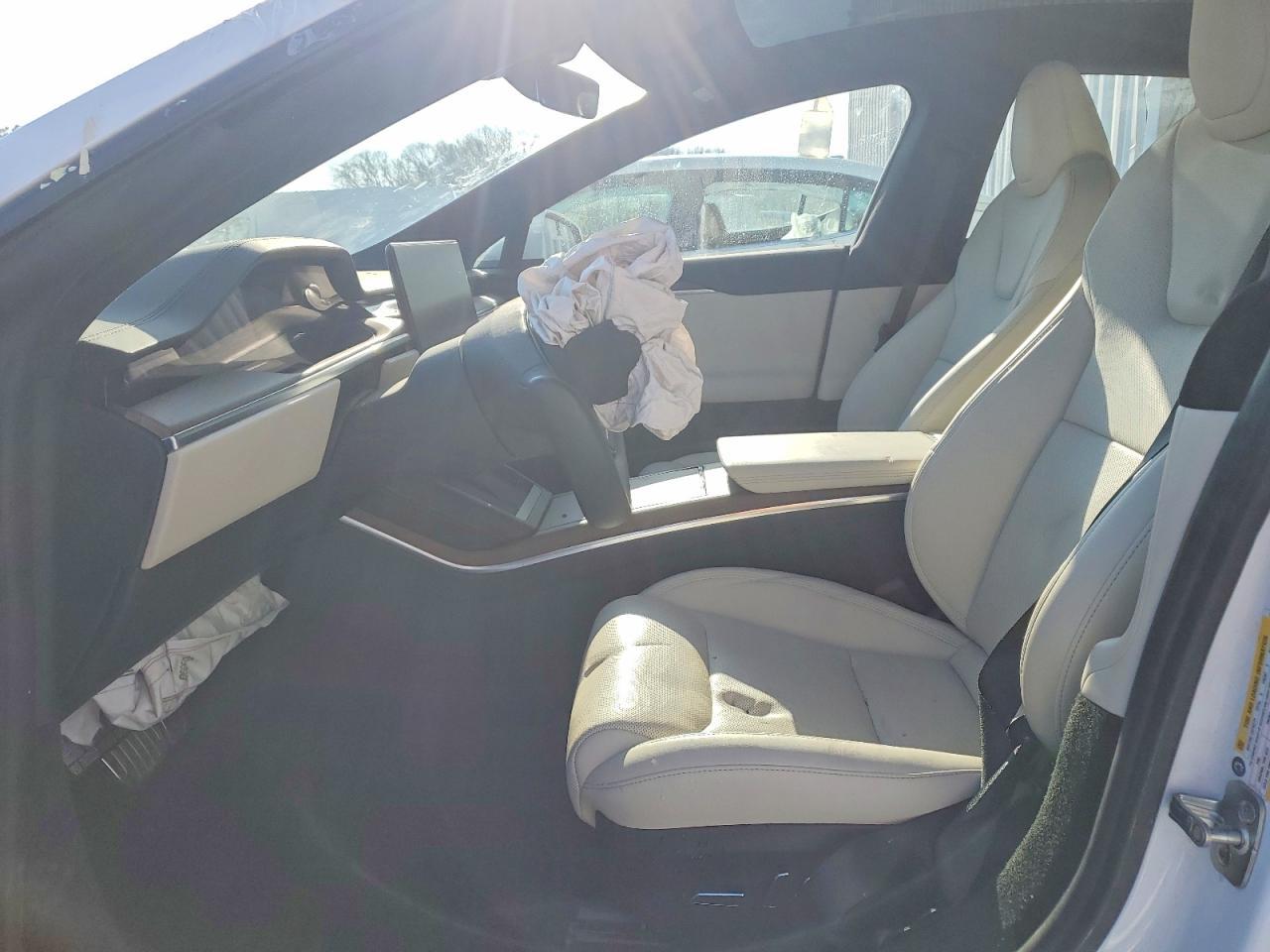 2023 Tesla Model S - Image 7