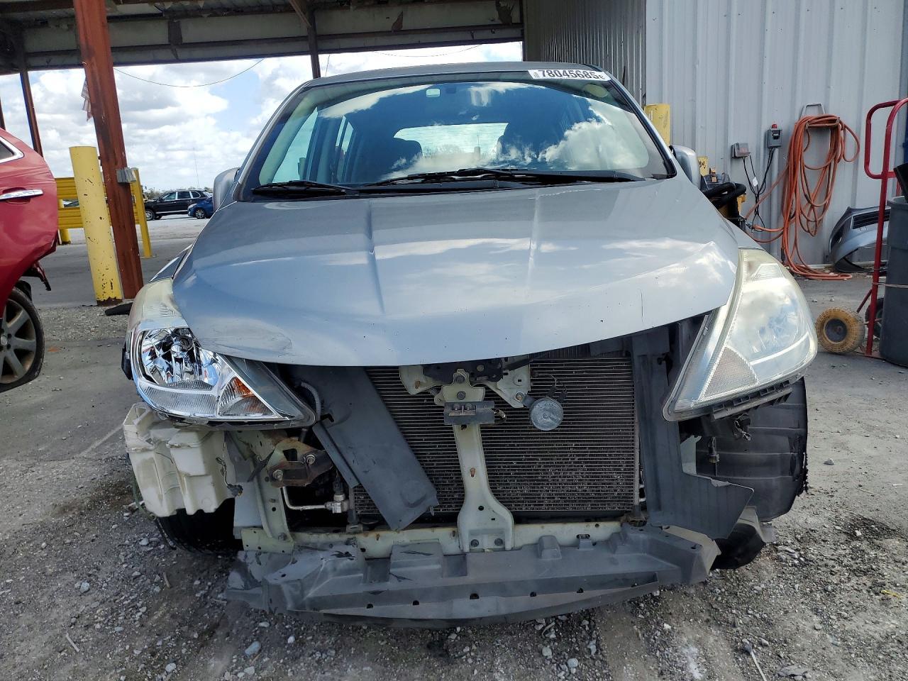 2011 Nissan Versa 1.8 S - Фото 5
