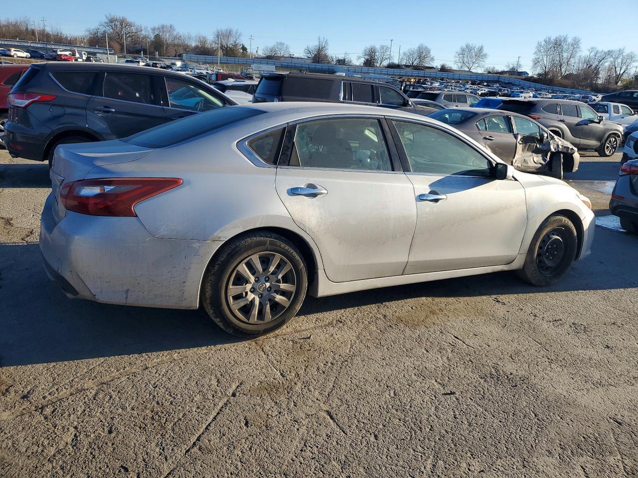 2018 Nissan Altima 2.5 S - Фото 3