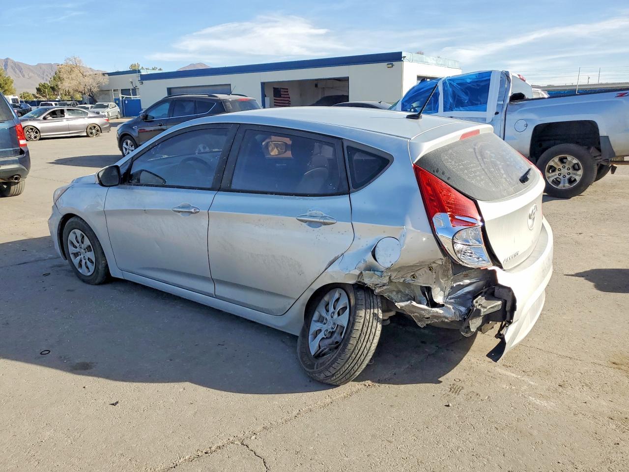 2017 Hyundai Accent Se - Фото 2