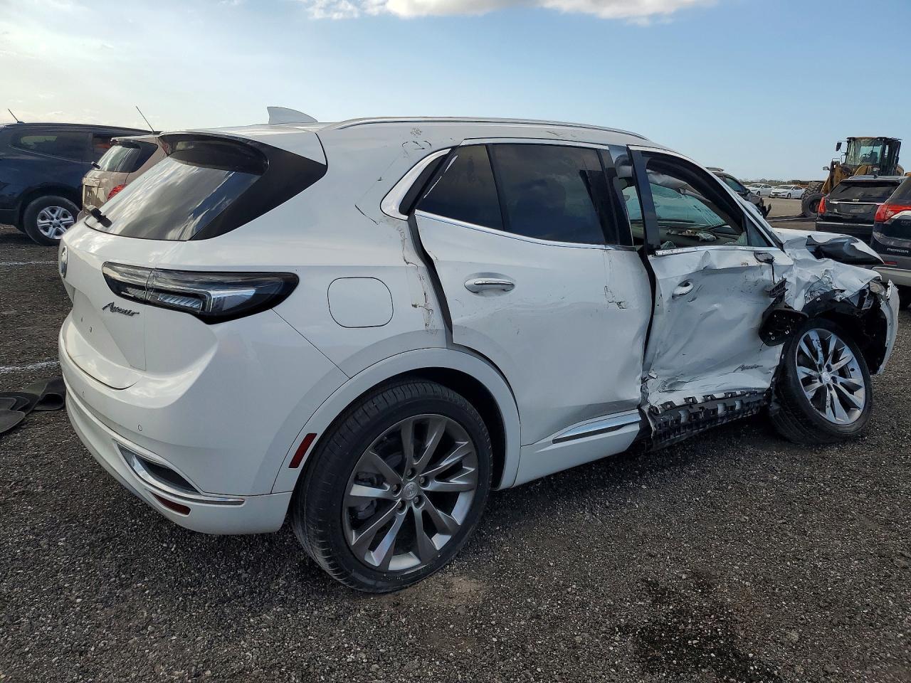 2021 Buick Envision Avenir - Image 3