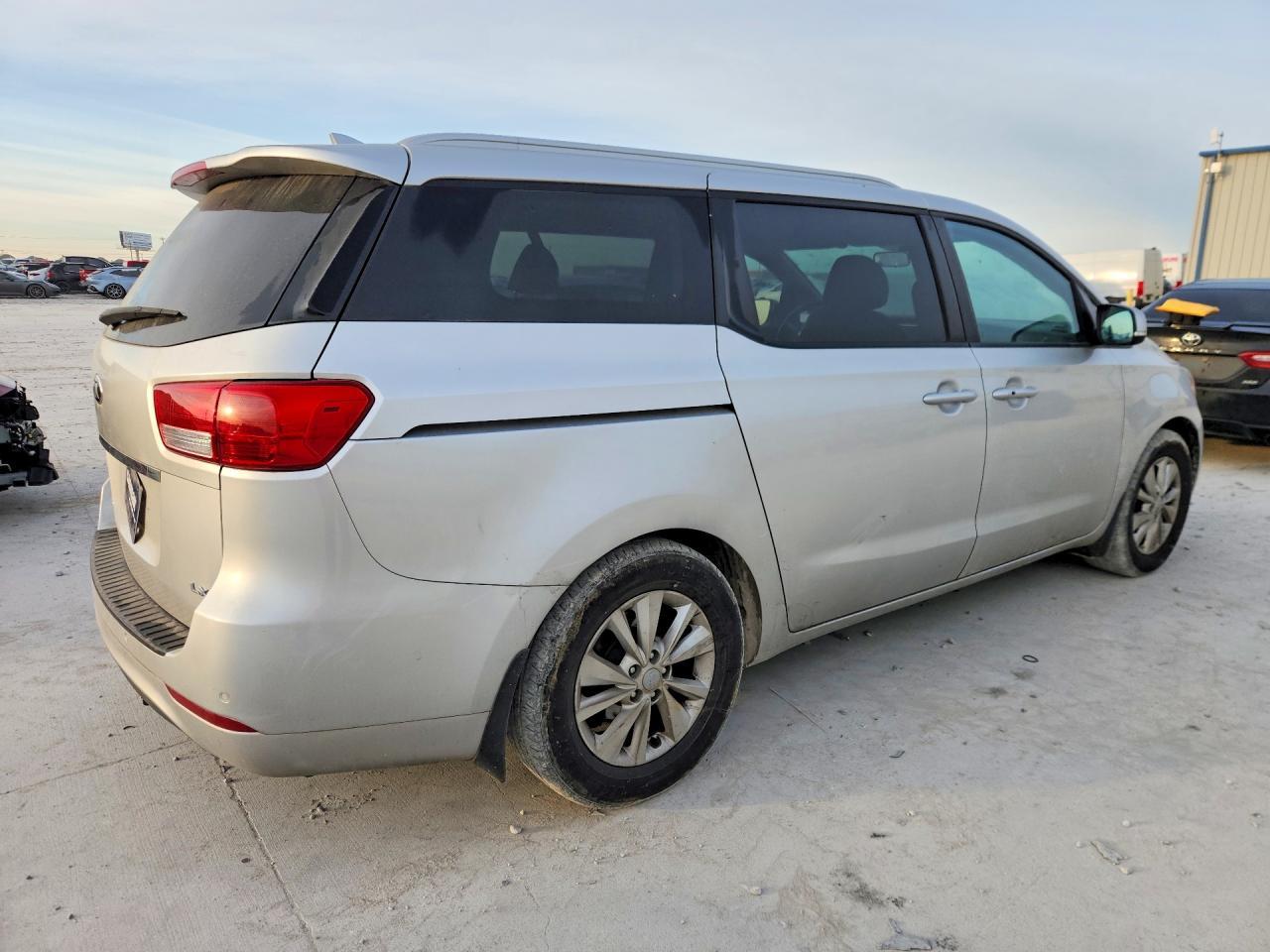2016 Kia Sedona Lx - Фото 3