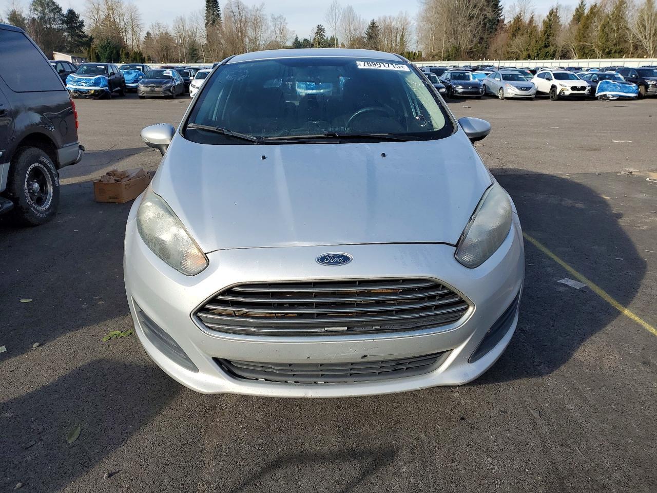 2015 Ford Fiesta Se - Image 5