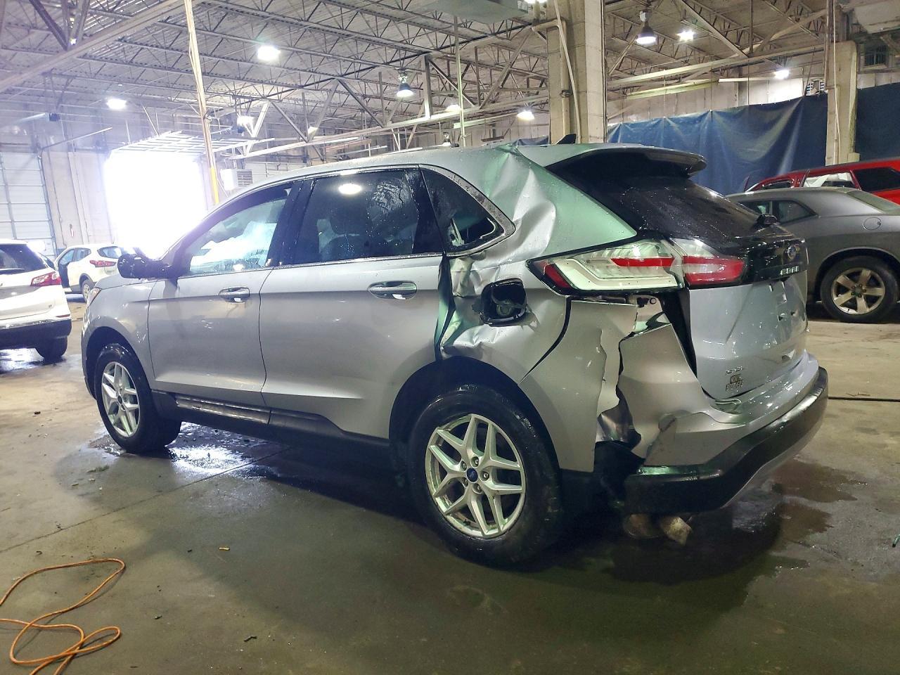 2022 Ford Edge Sel - Image 2