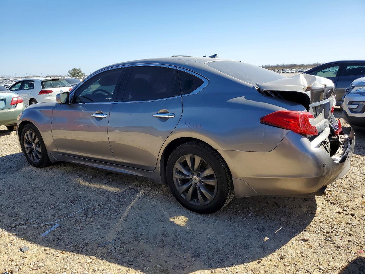 2013 Infiniti M37 Base - Image 2