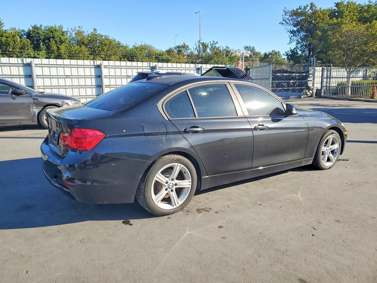 2014 BMW 320 I - Фото 3